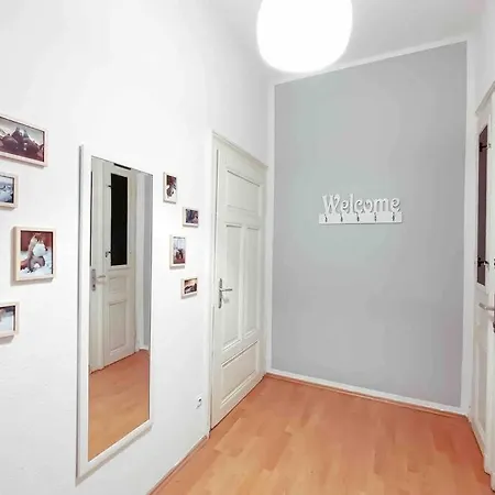 Altbau-schmuckstueck An Der Karli Mit Riesigem Balkon Leipzig