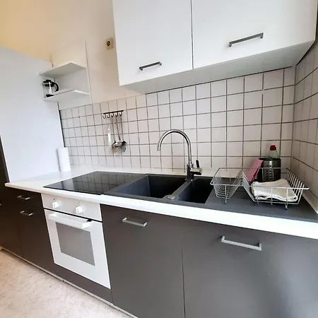 Altbau-schmuckstueck An Der Karli Mit Riesigem Balkon *