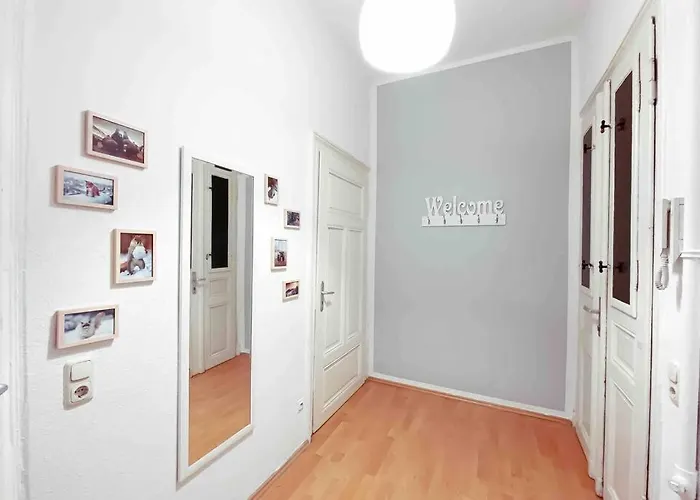 Altbau-schmuckstueck An Der Karli Mit Riesigem Balkon Lipsk