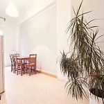 Altbau-schmuckstück An Der Karli Mit Riesigem Balkon Apartamento