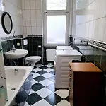 Altbau-schmuckstueck An Der Karli Mit Riesigem Balkon