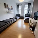 Altbau-schmuckstueck An Der Karli Mit Riesigem Balkon Apartment