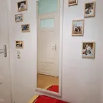 Altbau-schmuckstueck An Der Karli Mit Riesigem Balkon