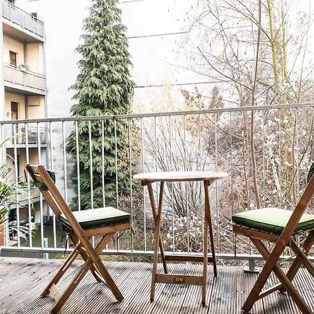Apartment Altbau-schmuckstueck An Der Karli Mit Riesigem Balkon *