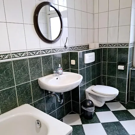 Altbau-schmuckstueck An Der Karli Mit Riesigem Balkon Apartment Leipzig
