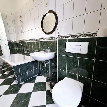 Altbau-schmuckstueck An Der Karli Mit Riesigem Balkon Apartmán *