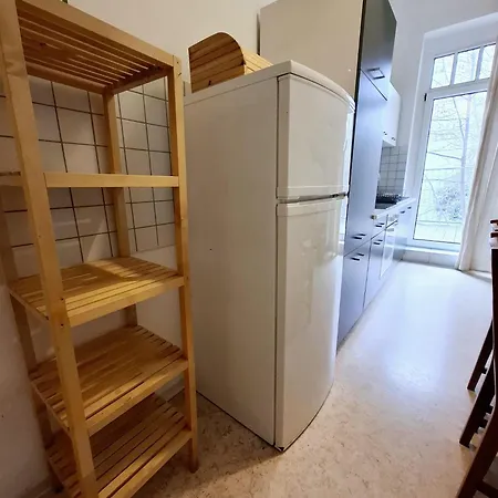 Altbau-schmuckstueck An Der Karli Mit Riesigem Balkon Lipsko