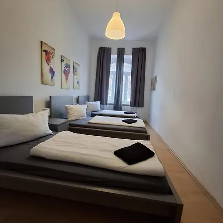 Altbau-schmuckstueck An Der Karli Mit Riesigem Balkon Apartment *