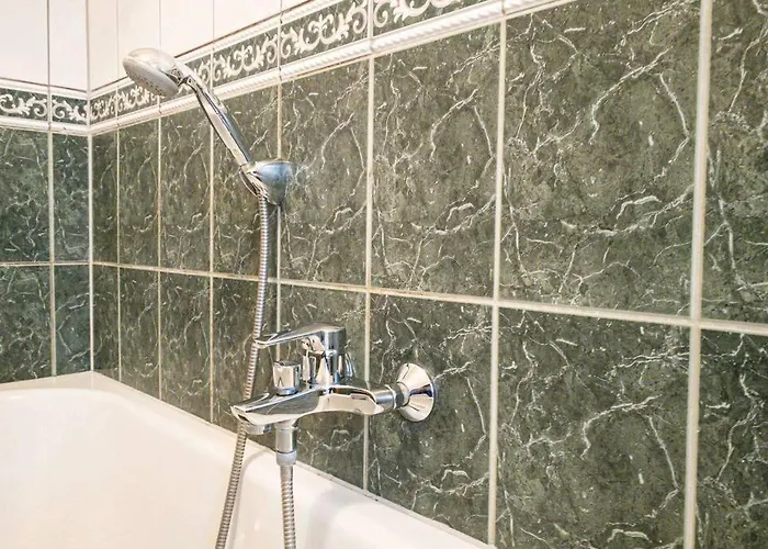 Altbau-schmuckstueck An Der Karli Mit Riesigem Balkon Appartement *