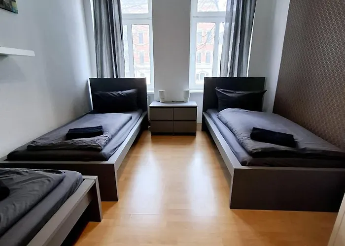 Altbau-schmuckstueck An Der Karli Mit Riesigem Balkon Leipzig